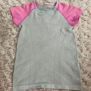 Barely worn ivivia tshirt